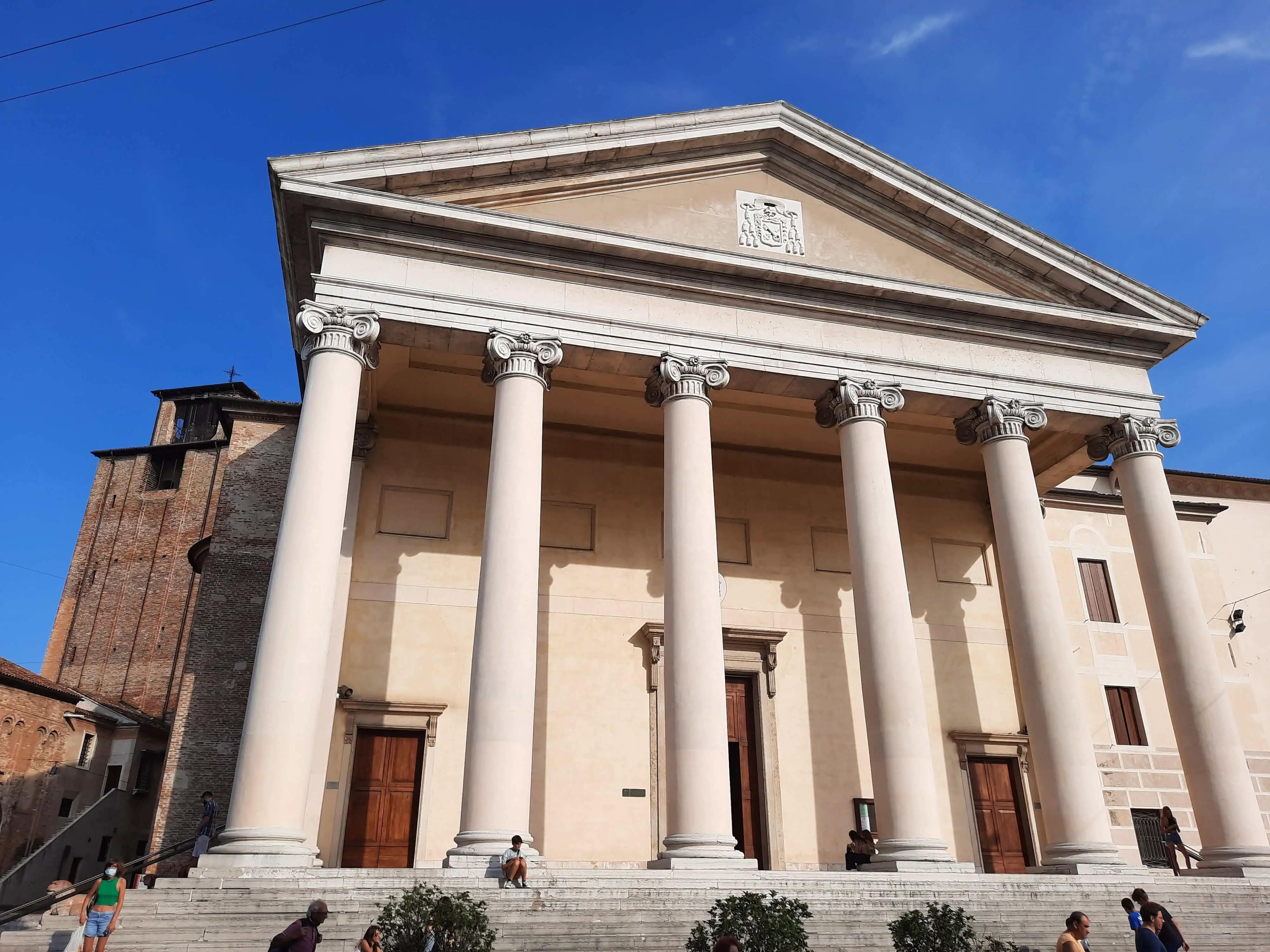 A CHurch with a greek temple-style facade